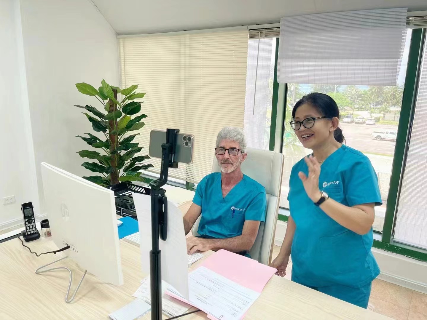Dr. Ramsey and Rose Wang during online consultation